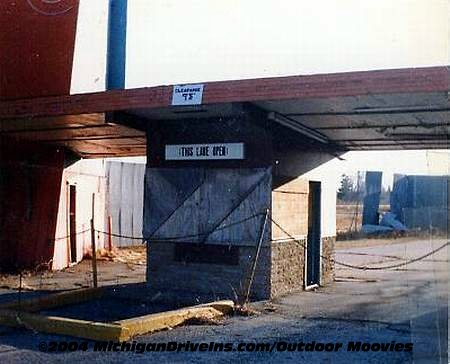 Starlite Drive-In Theatre - Starlite Ticket Booth 1987 Courtesy Outdoor Moovies (newer photo)